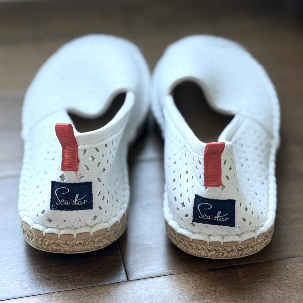 Sea Star White Eyelet Beachcomber Espadrilles Size 8 Water Shoes or Sandals